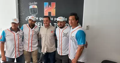 Imparten "Cl�nica de Beisbol con To�o"