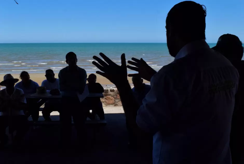 Recorren la ciudad habitantes del municipio de San Felipe junto a Juan Carlos Hank