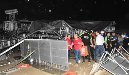Desplome de estructura en cierre de campaa de MC en San Pedro, Nuevo Len