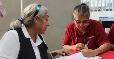 Invitan a personas mayores de Baja California a beneficiarse del programa de cir