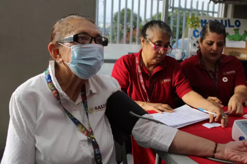 Invitan a personas mayores de Baja California a beneficiarse del programa de ciruga de cataratas