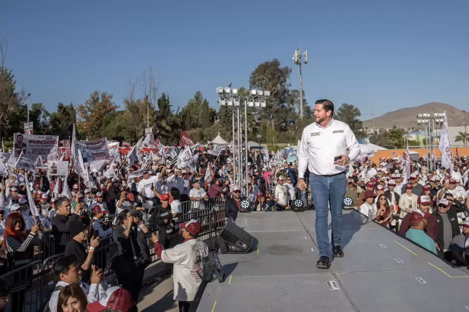 Encabeza Ismael Burgue�o multitudinario cierre de campa�a
