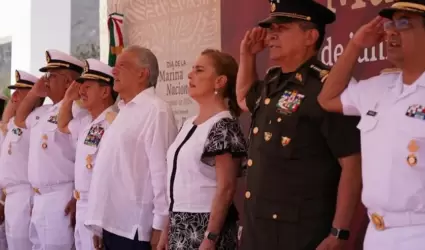 Andr�s Manuel L�pez Obrador encabez� este s�bado la ceremonia del D�a de la Mari