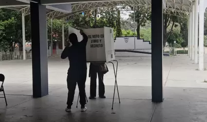 Comenz la instalacin de casetas y filas de personas para votar en Tijuana