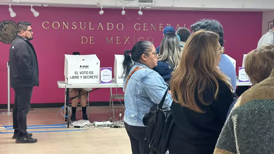 Filas Largas y Escasez de Boletas en Consulados Mexicanos en EE. UU.