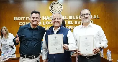 Recibe Gustavo S�nchez constancia como Senador de la Rep�blica