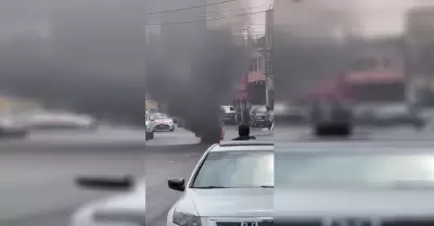 Incidente en la Plaza Santa Cecilia: un sill�n en llamas en media calle