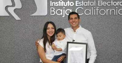 Recibe Rom�n Cota constancia de mayor�a como presidente municipal electo de Teca