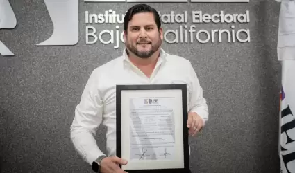 Recibe Ismael Burgue�o constancia de mayor�a como presidente municipal de Tijuan