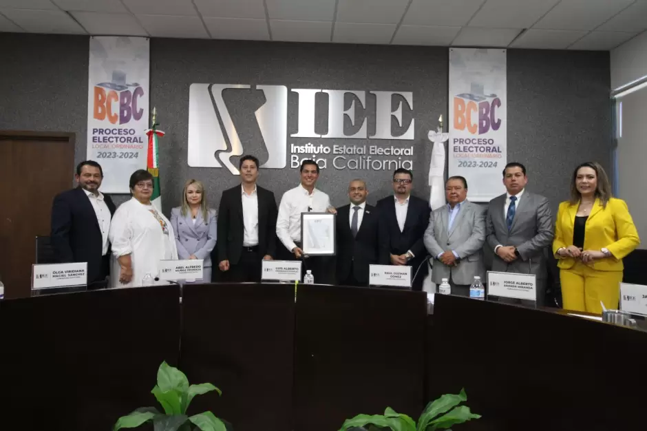 Entrega IEEBC constancias de mayor�a a planillas electas para los Ayuntamientos en Baja California