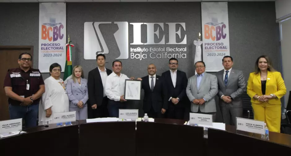 Entrega IEEBC constancias de mayor�a a planillas electas para los Ayuntamientos en Baja California