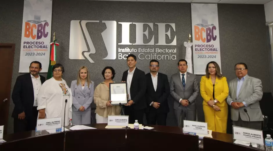 Entrega IEEBC constancias de mayor�a a planillas electas para los Ayuntamientos en Baja California