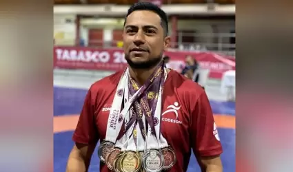Carlos Arturo Olea Bernal, entrenador de lucha ol�mpica