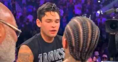 Ryan Garcia se subi� al cuadril�tero para platicar y bromear con Gervonta Davis