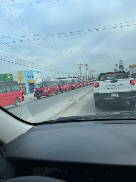 Taxistas Rojo y Negro inician nueva ruta desde 5 y 10 hasta Laurel