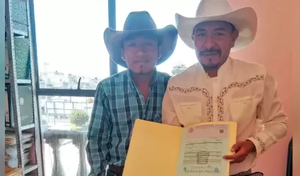 Alba�iles se casan por el civil