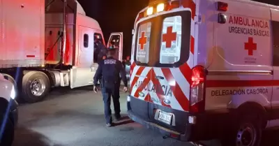 Abordantes de un tractocami�n resultan lesionados en ataque entre grupos delicti