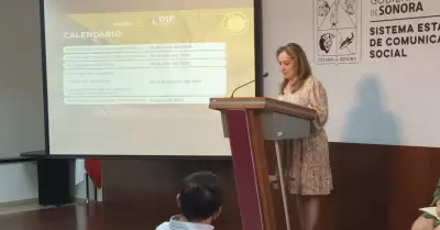 Patricia Lara Garc�a, encargada de de despacho de DIF Sonora