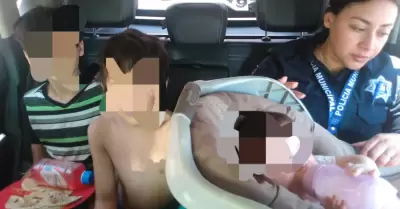 Ni�os que estaban solos en vivienda de Las Lomas