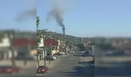 Incendio en la colonia Obrera tercera seccin provoca columna de humo visible en