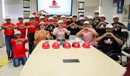 Entrega Marina del Pilar apoyos a nios beisbolistas que representarn a BC