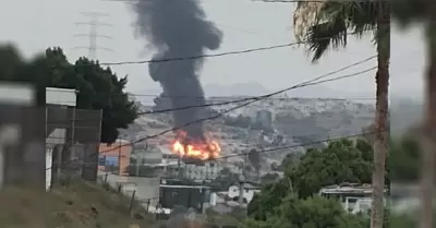 Incendio en casa de la calle Jazmn moviliza a tres estaciones de Bomberos