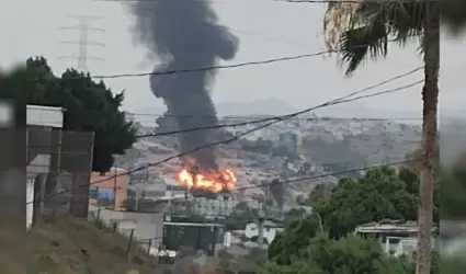 Incendio en casa de la calle Jazmn moviliza a tres estaciones de Bomberos