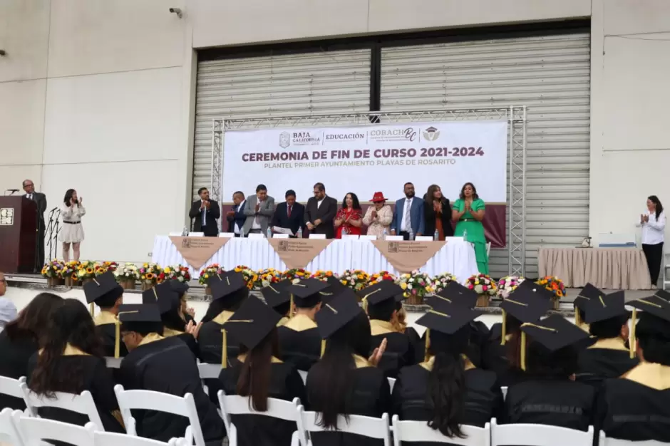 Asiste Araceli Brown a ceremonia de graduacin del Cobach Primer Ayuntamiento