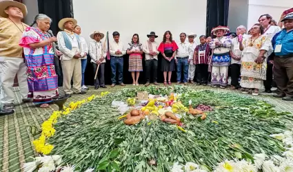 Sesi�n extraordinaria del Consejo Nacional de los Pueblos Ind�genas con el Gobie