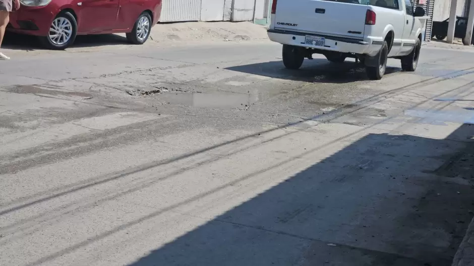 Vecinos temen que fuga que ya provoc� socav�n en la M�xico Lindo desestabilice ladera y da�e sus casas