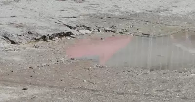 Vecinos temen que fuga que ya provoc� socav�n en la M�xico Lindo desestabilice l