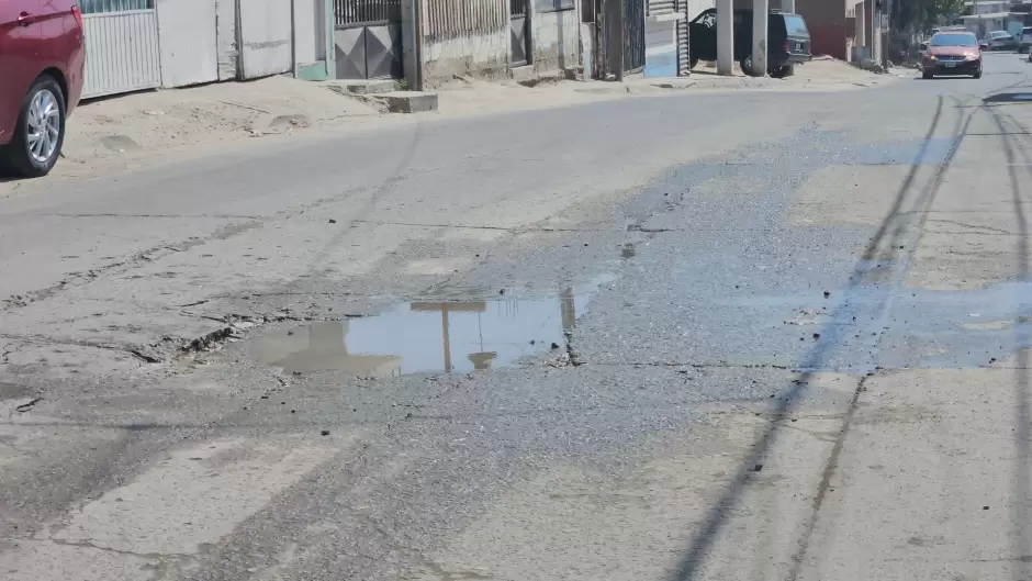Vecinos temen que fuga que ya provoc� socav�n en la M�xico Lindo desestabilice ladera y da�e sus casas
