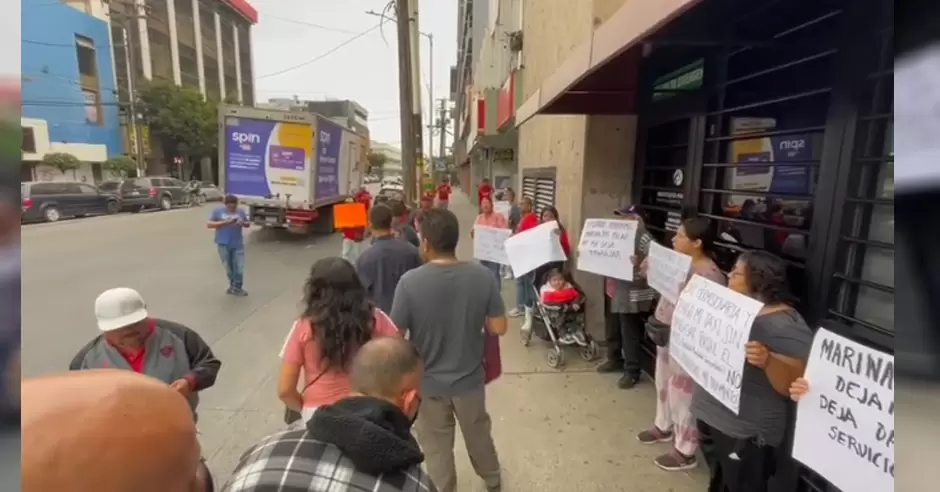 Comienza a notarse disminuci�n de taxis en corredor Agua Caliente; algunos usuarios se resisten a usar transporte nuevo