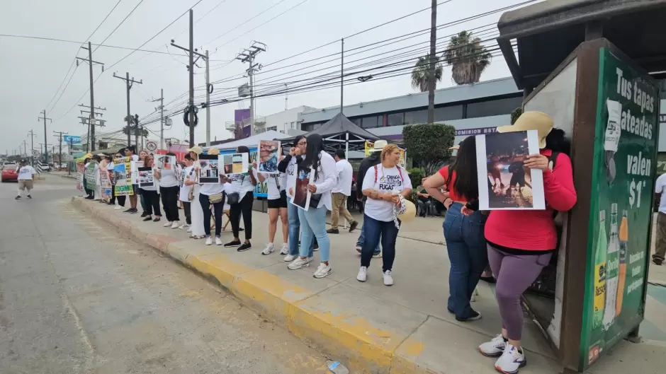 Vecinos de Lomas Conjunto Residencial exigen reubicaci�n justa por deslizamiento de calle