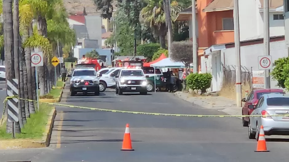 Explosi�n en alcantarillado de drenaje pluvial en Lomas Campestre