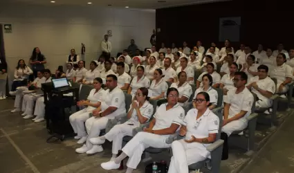 Estudiantes de enfermer�a participan en ceremonia de selecci�n de plazas de serv
