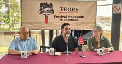 Ivn Trujillo, coordinador de CEART Ensenada, en conferencia de prensa junto a o