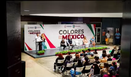 Ceremonia C�vica "Colores M�xico"