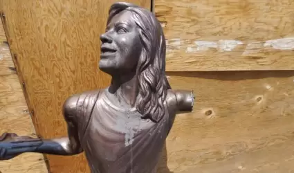 Escultura da�ada