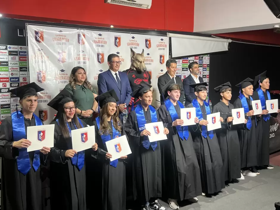 Se grad�a primera generaci�n de jugadores de Fuerzas B�sicas de Xolos en Liceo UDCI