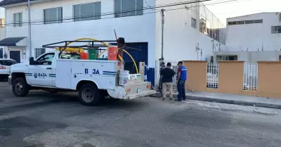 Desalojan escuela de nataci�n por fuga de gas en la colonia Cacho