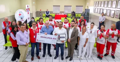 Cumple alcaldesa Monserrat Caballero con donativos para Cruz Roja
