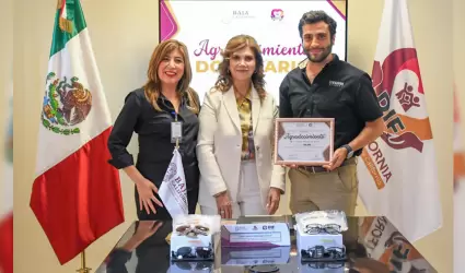 Donativo de m�s de 96 mil lentes y toneladas de crayones
