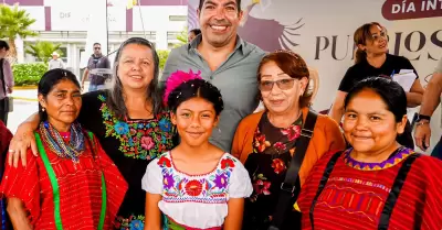 Grupos ind�genas en ceremonia "Colores de M�xico"