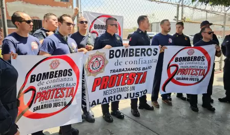 Bomberos de Tijuana protestan por incumplimiento de incremento salarial prometid