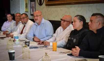 Canaco acerca a comerciantes de la Avenida Revoluci�n con la SSPCM para exponer 
