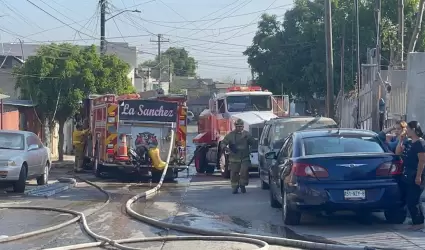 Incendio en la colonia S�nchez Taboada afect� cinco viviendas