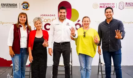 Entrega presidente Ayala Robles apoyos sociales en Villas del Roble