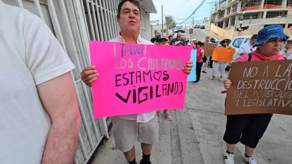 Realizan manifestacin en Tijuana contra la sobrerrepresentacin de Morena en el Poder Legislativo