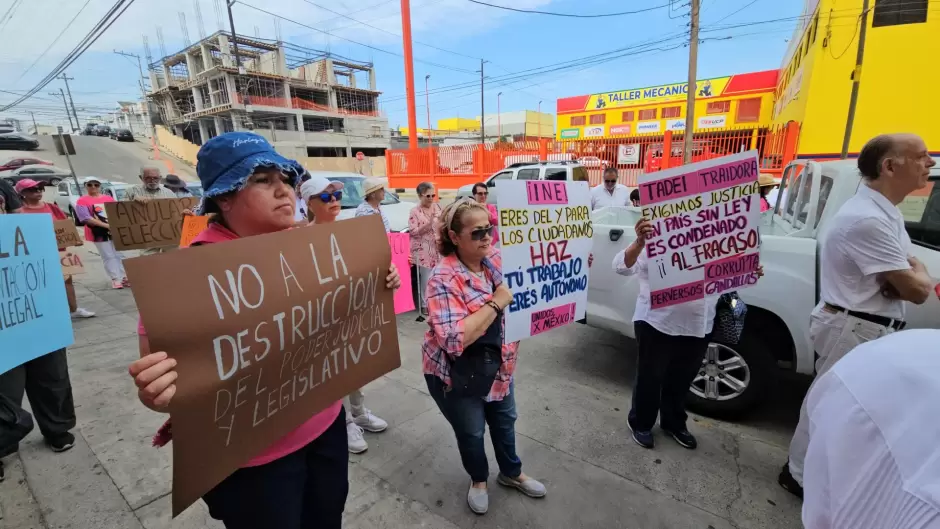 Realizan manifestacin en Tijuana contra la sobrerrepresentacin de Morena en el Poder Legislativo